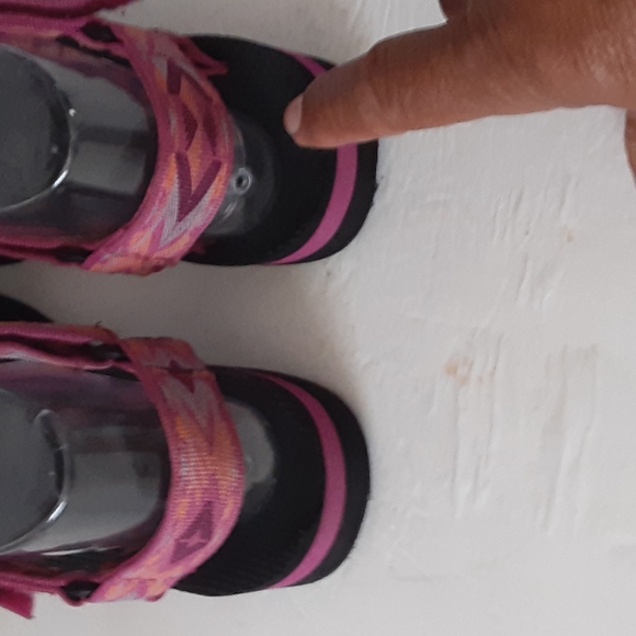 TEVA  sandalia  size  8 women poco desgaste en la parte de atras ver tercera fot - Picture 3 of 5